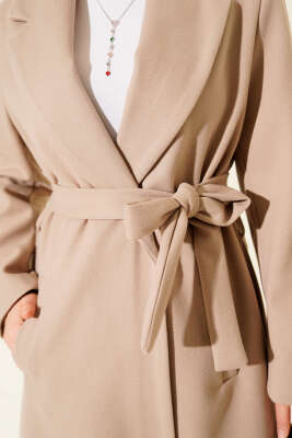 Kruvaze Yaka Cepli Kaşe Kaban Bej - Kaban