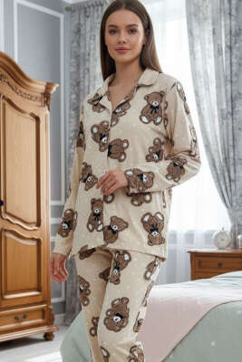 Kruvaze Yaka Düğmeli Ayıcık Desenli Süet Pijama Takımı Bej - Pijama