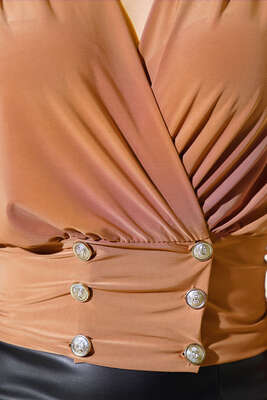 Kruvaze Yaka Düğmeli Bluz Latte - Kadın Giyim Modelleri