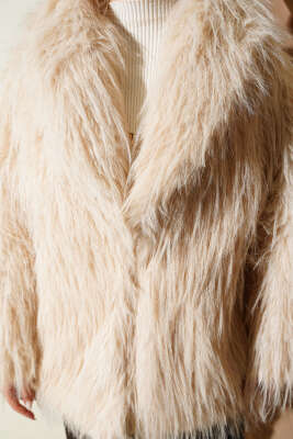 Kruvaze Yaka Kürklü Mont Bej - Mont