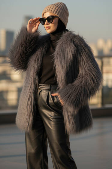 Kruvaze Yaka Kürklü Mont Füme - Mont