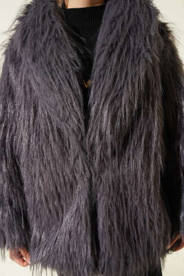 Kruvaze Yaka Kürklü Mont Füme - Mont