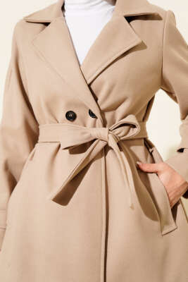 Kruvaze Yaka Kuşak Detaylı Kısa Kaşe Kaban Bej - Kaban