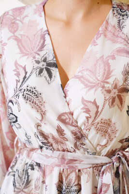 Kruvaze Yaka Kuşaklı Elbise Pudra - Kadın Giyim Modelleri