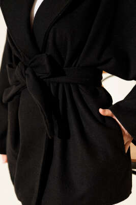 Kruvaze Yaka Kuşaklı Kaşe Ceket Siyah - Ceket