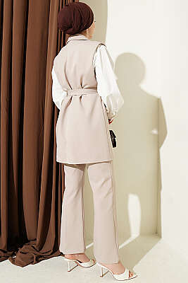 Kruvaze Yaka Kuşaklı Yelekli Takım Bej - İkili Takım