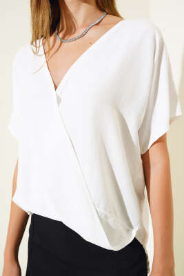 Kruvaze Yaka Salaş Bluz Beyaz - Kadın Giyim Modelleri