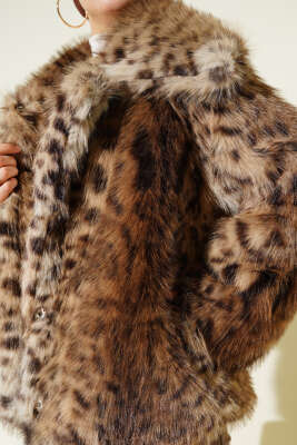 Kruvaze Yaka Salaş Cepli Kürk Mont Leopar - Mont