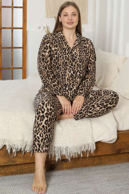 Kruvaze Yaka Süet Desenli Büyük Beden Pijama Takımı Leoapar - IŞILAY