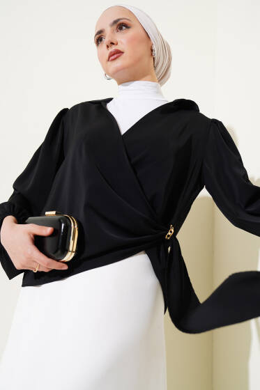Kruvaze Yaka Zincir Detaylı Bluz Siyah - Bluz