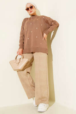 Küçük Kalp Nakışlı Triko Kazak Latte - Yılın Fırsatı