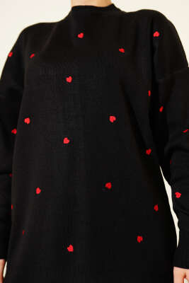 Küçük Kalp Nakışlı Triko Kazak Siyah - Yılın Fırsatı