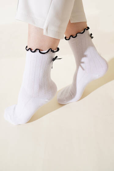 Kurdele Aksesuarlı Çorap Beyaz - Soket Çorap