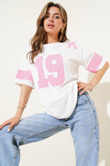 Kurdele Baskılı T-Shirt Pembe - Kadın Giyim Modelleri