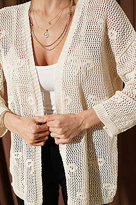 Kurdele Desenli Delikli Hırka Bej - Kadın Giyim Modelleri