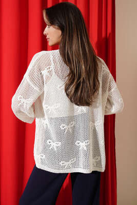 Kurdele Desenli Delikli Hırka Beyaz - Hırka