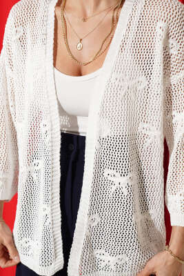 Kurdele Desenli Delikli Hırka Beyaz - Hırka