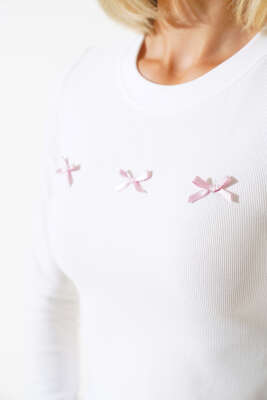 Kurdele Detaylı Bluz Beyaz - Kadın Giyim Modelleri