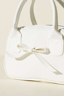 Kurdele Detaylı Kol Çantası Beyaz - Kol Çantası