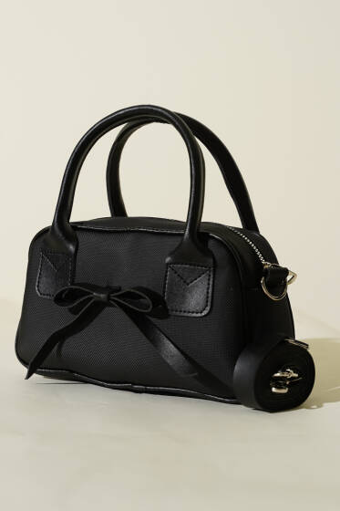 Kurdele Detaylı Kol Çantası Siyah - Kol Çantası