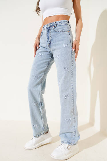 Kurdele Nakışlı Bol Paça Kot Pantolon Açık Kar - Kadın Giyim Modelleri