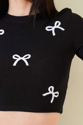 Kurdele Nakışlı Kısa Kol Crop Siyah - Kadın Giyim Modelleri