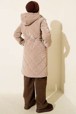 Kürk Detaylı Kapüşonlu Kapitone Mont Bej - Mont