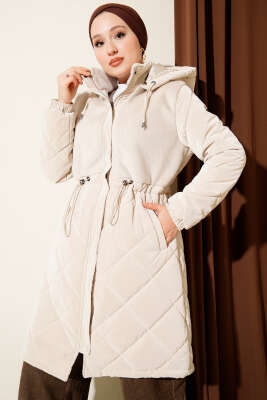 Kürk Detaylı Kapüşonlu Kapitone Mont Taş - AYSEMA