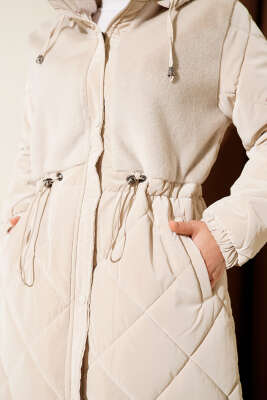 Kürk Detaylı Kapüşonlu Kapitone Mont Taş - Mont