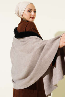 Kürk Detaylı Omuz Şalı Vizon - Omuz Şalı
