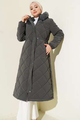Kürk Kapüşonlu Kapitone Uzun Mont Füme - GÜL NİDA