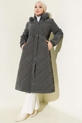 Kürk Kapüşonlu Kapitone Uzun Mont Füme - Mont