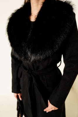 Kürk Yaka Kuşaklı Kaşe Kaban Siyah - Kadın Giyim Modelleri