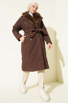 Kürk Yakalı Düğmeli Kapitone Mont Kahve - LEVURE