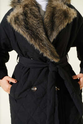 Kürk Yakalı Düğmeli Kapitone Mont Siyah - Mont