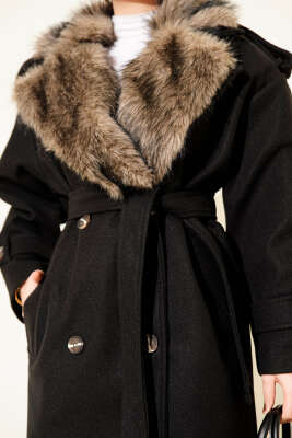 Kürk Yakalı Düğmeli Kaşe Kaban Siyah - Kaban