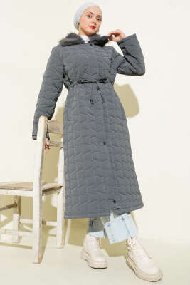 Kürk Yakalı Fermuarlı Uzun Kapitone Mont Füme - MUSTİ