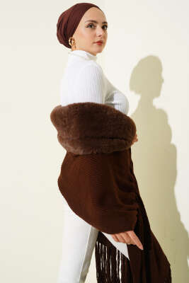 Kürklü Omuz Şalı Kahve - Omuz Şalı