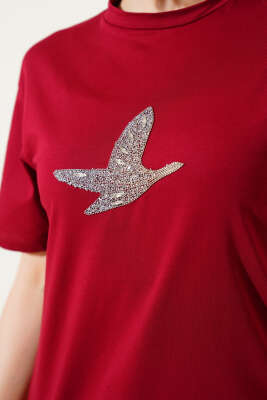 Kuş Figürlü Taşlı T-shirt Bordo - Kadın Giyim Modelleri