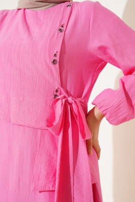 Kuş Gözü Detaylı Bağlamalı Elbise Pembe - Tesettür Elbise