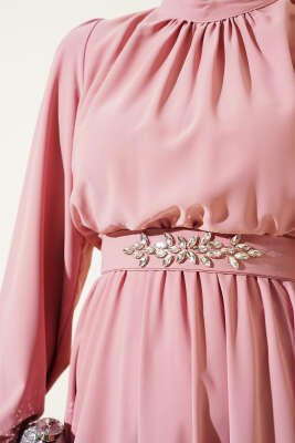 Kuşağı Taşlı Elbise Pudra - Tesettür Elbise