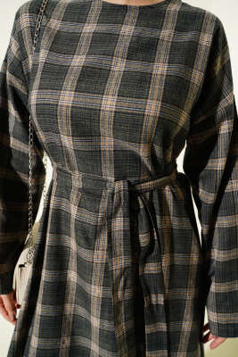 Kuşaklı Ekose Desenli Kloş Elbise Haki - Elbise