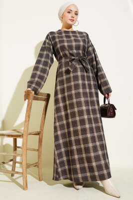 Kuşaklı Ekose Desenli Kloş Elbise Kahve - ELİVA