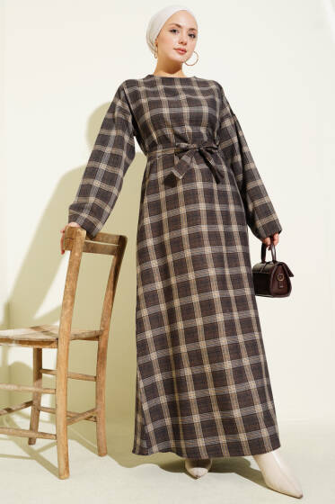 Kuşaklı Ekose Desenli Kloş Elbise Kahve - Elbise