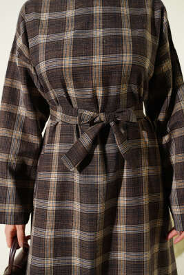 Kuşaklı Ekose Desenli Kloş Elbise Kahve - Elbise