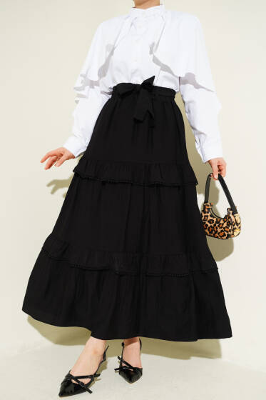 Kuşaklı Kat Detaylı Kloş Etek Siyah - Etek