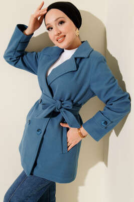 Kuşaklı Kruvaze Yaka Kısa Kaşe Kaban Mavi - MUSTİ