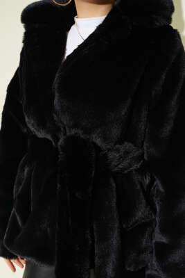 Kuşaklı Kruvaze Yaka Kürk Mont Siyah - Mont