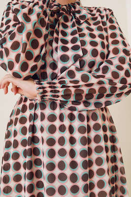 Kuşaklı Puantiye Desenli Şifon Elbise Bej - Thumbnail