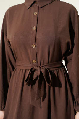 Kuşaklı Yarım Düğmeli Kat Elbise Kahve - Elbise